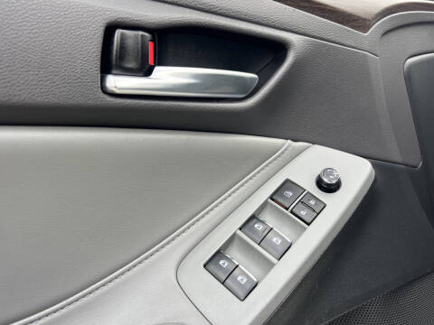 2021 Toyota Avalon Hybrid XLE