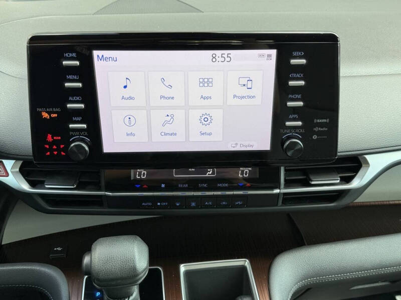 2021 Toyota Sienna LE 8-Passenger