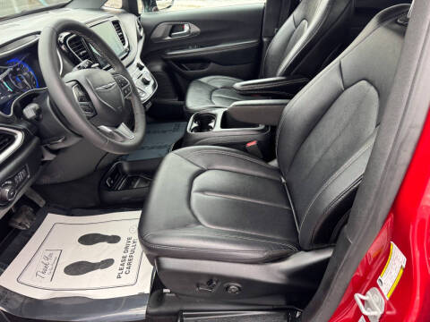 2025 Chrysler Pacifica Select