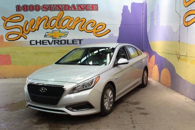 Used 2016 Hyundai Sonata Hybrid Base with VIN KMHE24L11GA038932 for sale in Grand Ledge, MI