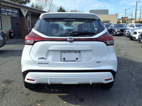 2024 Nissan Kicks SR