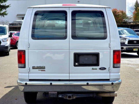 2011 Ford E-Series E-350 SD XLT