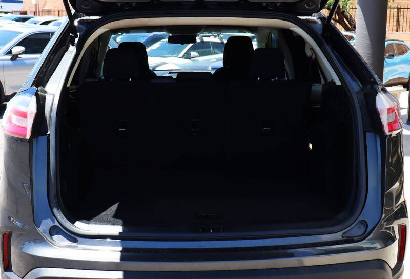 2020 Ford Edge SE