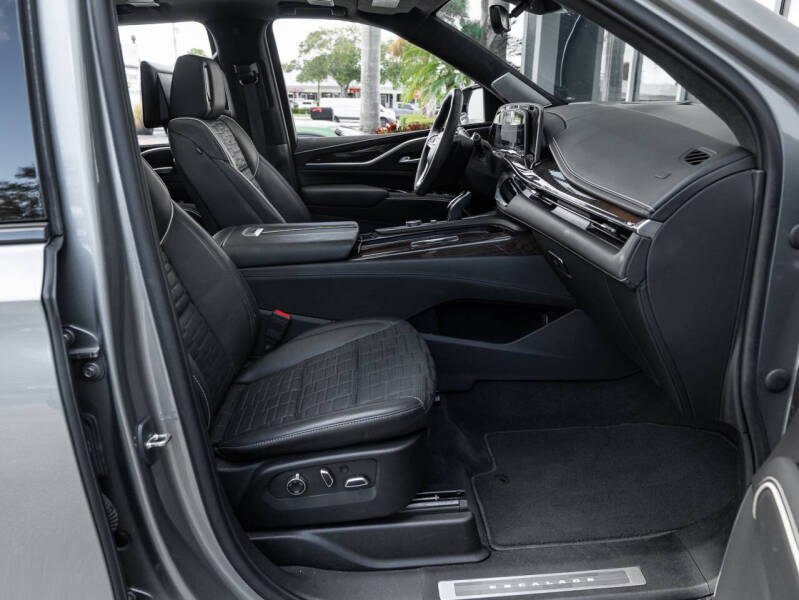 2023 Cadillac Escalade Sport Platinum