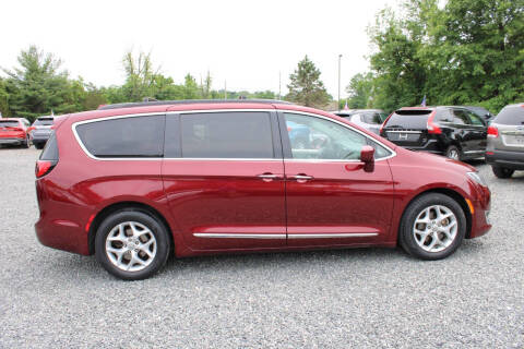 2017 Chrysler Pacifica Touring-L