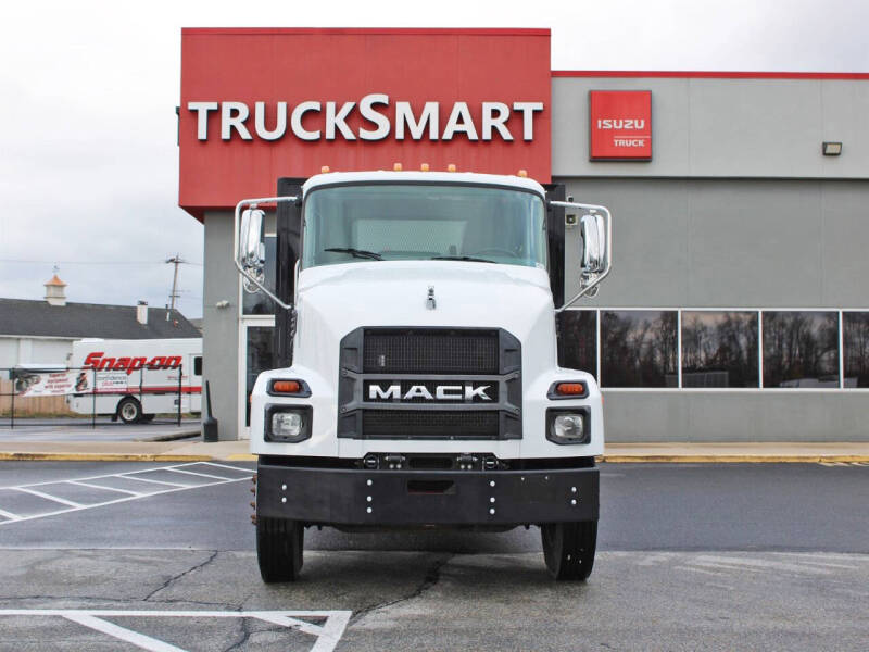 2021 Mack MD6
