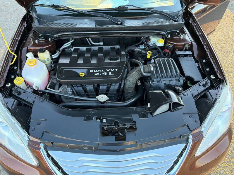 2013 Chrysler 200 LX