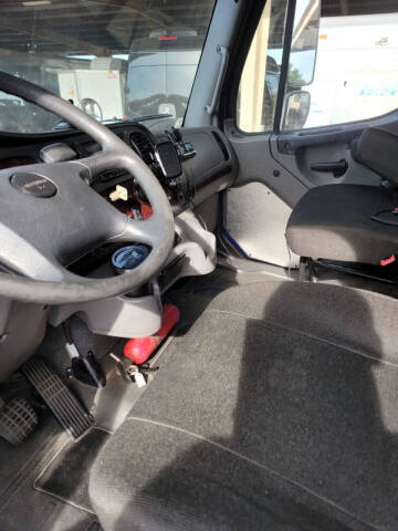 2014 Freightliner M2 106