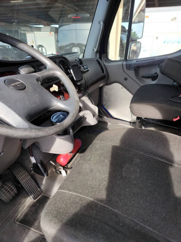 2014 Freightliner M2 106