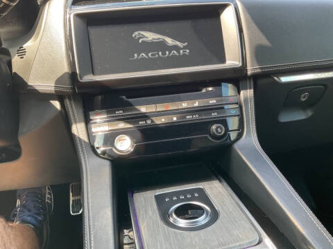 2019 Jaguar F-PACE S