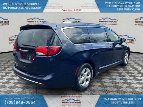 2017 Chrysler Pacifica Touring-L Plus