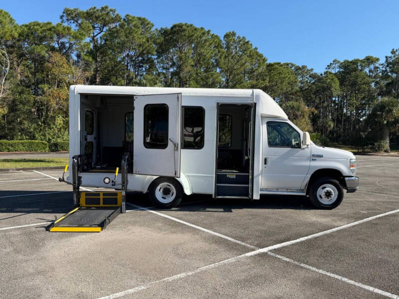 2015 Ford E-Series E-350 SD