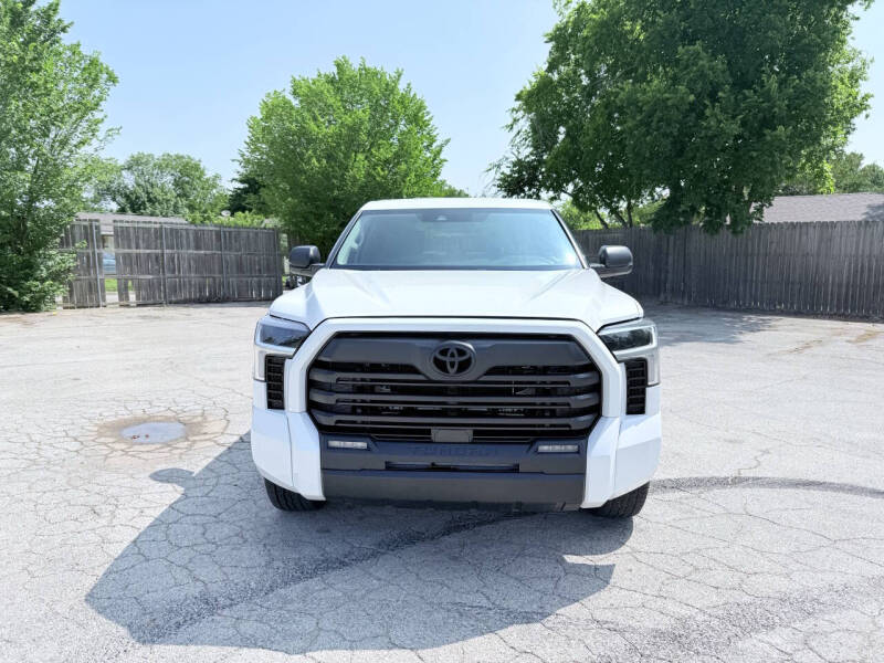 2022 Toyota Tundra SR5's photo