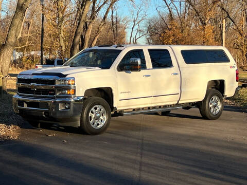 2015 Chevrolet Silverado 3500HD for sale at OVERDRIVE AUTO SALES, LLC. in Clarksville IN