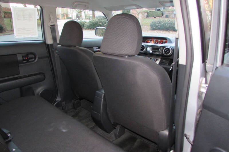 2010 Scion xB Base photo 27