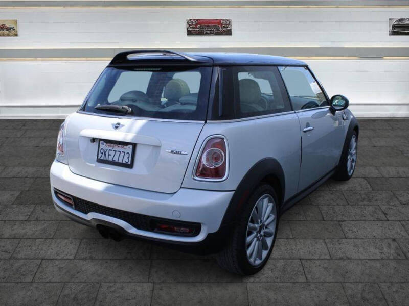 2011 MINI Cooper John Cooper Works