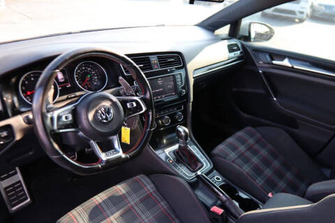 2017 Volkswagen Golf GTI S