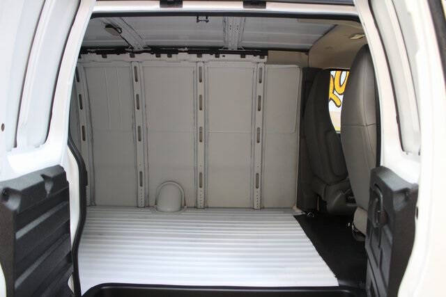 2025 Chevrolet Express 2500