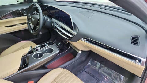 2025 Cadillac LYRIQ Luxury 3