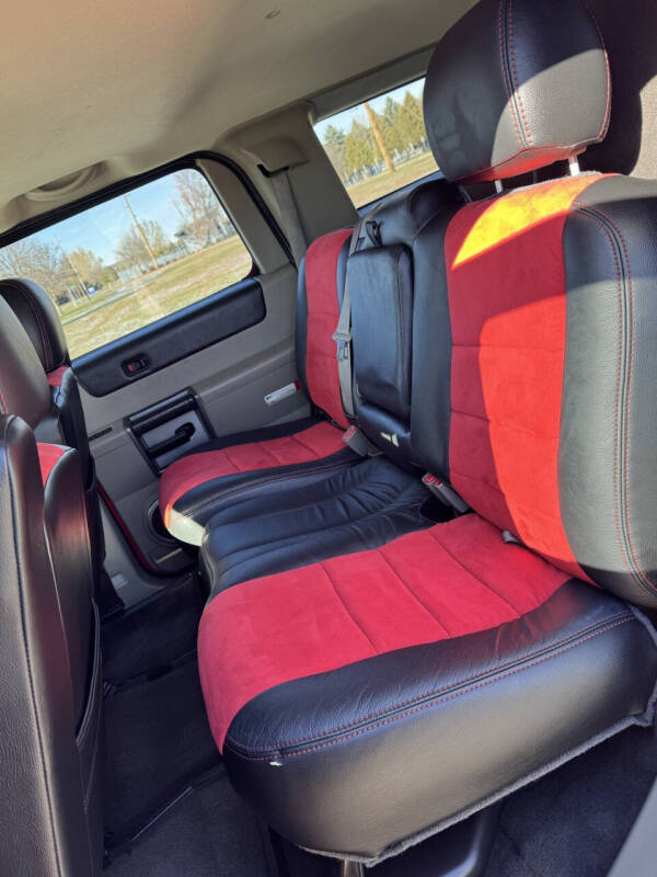 2004 HUMMER H2 Lux Series