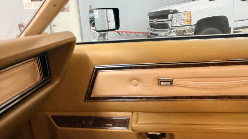 1976 Ford Thunderbird