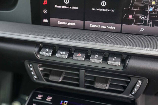 2025 Porsche 911 Carrera