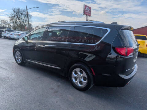2017 Chrysler Pacifica Touring-L Plus