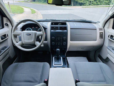2010 Ford Escape XLS