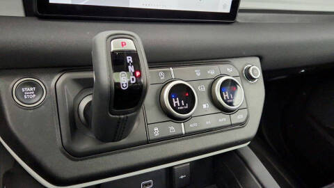 2023 Land Rover Defender 90 SE