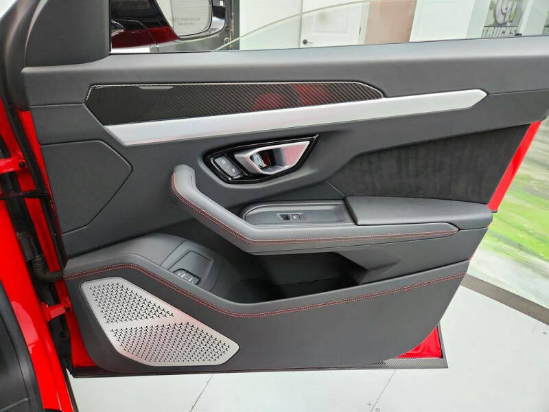 2019 Lamborghini Urus