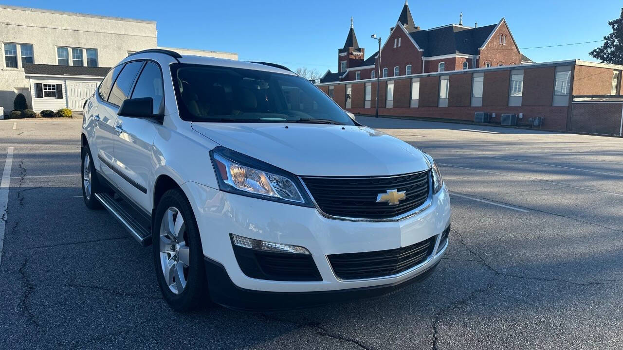 2015 Chevrolet Traverse for sale at Caropedia in Dunn, NC