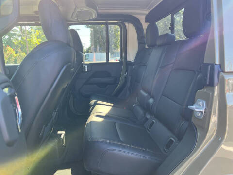 2025 Jeep Gladiator High Tide