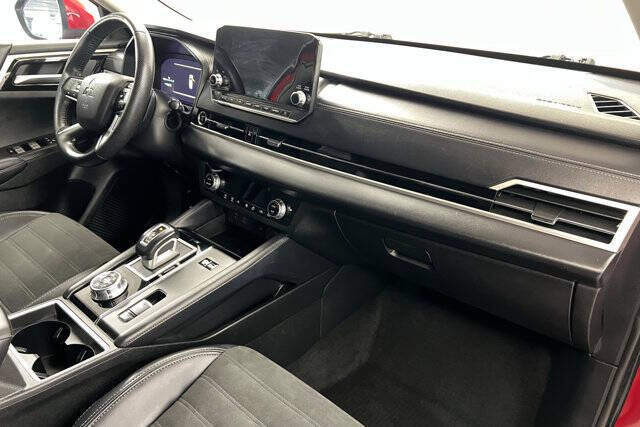 2023 Mitsubishi Outlander PHEV SE