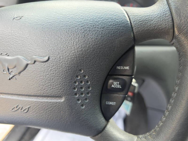 2004 Ford Mustang