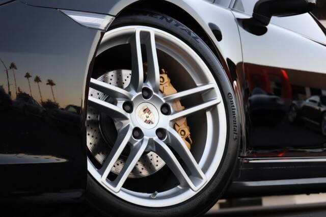 2017 Porsche 911 Carrera 4