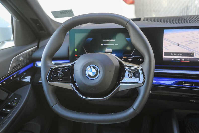 2025 BMW i5 eDrive40