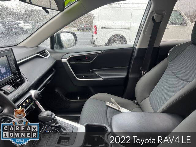 2022 Toyota RAV4 LE