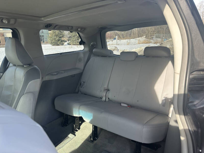 2014 Toyota Sienna Limited 7-Passenger