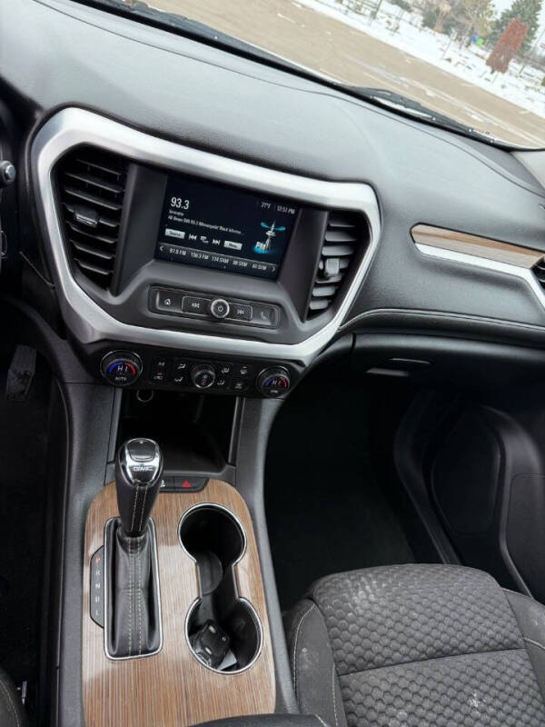 2017 GMC Acadia SLE-1