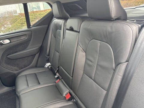 2026 Volvo XC40 B5 Plus