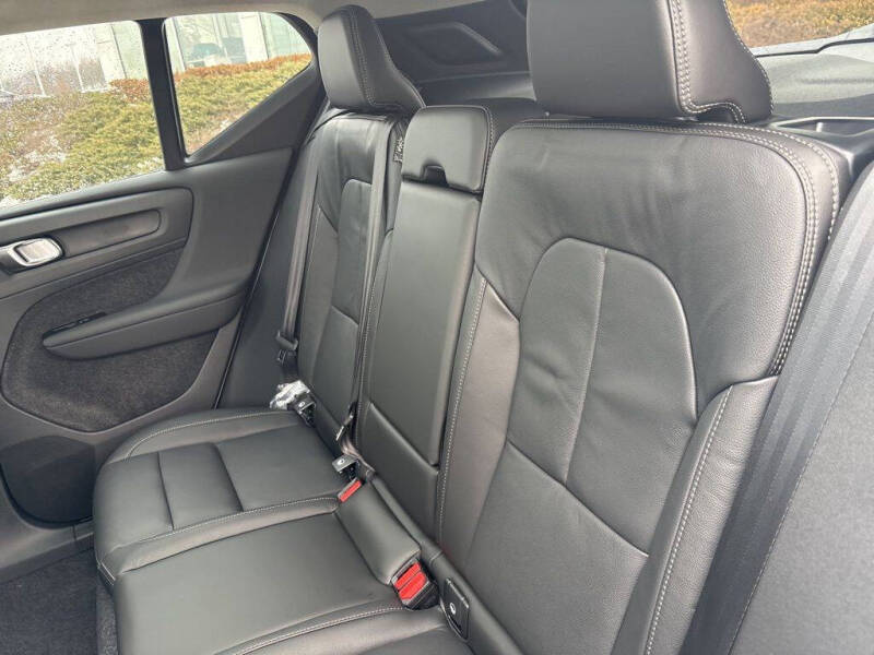 2026 Volvo XC40 B5 Plus