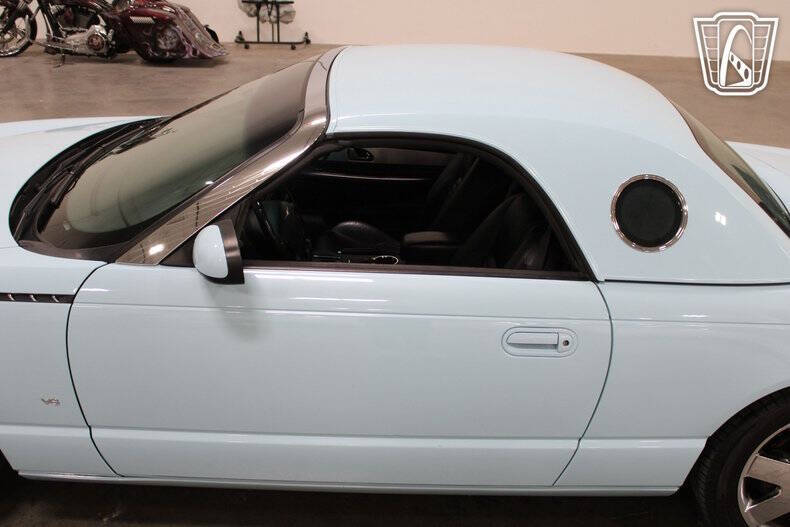 2003 Ford Thunderbird