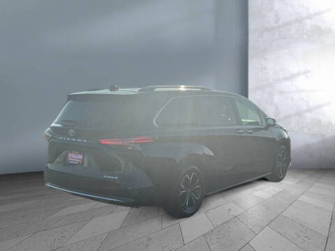 2025 Toyota Sienna Platinum 7-Passenger