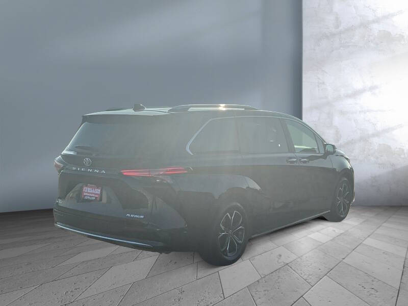 2025 Toyota Sienna Platinum 7-Passenger