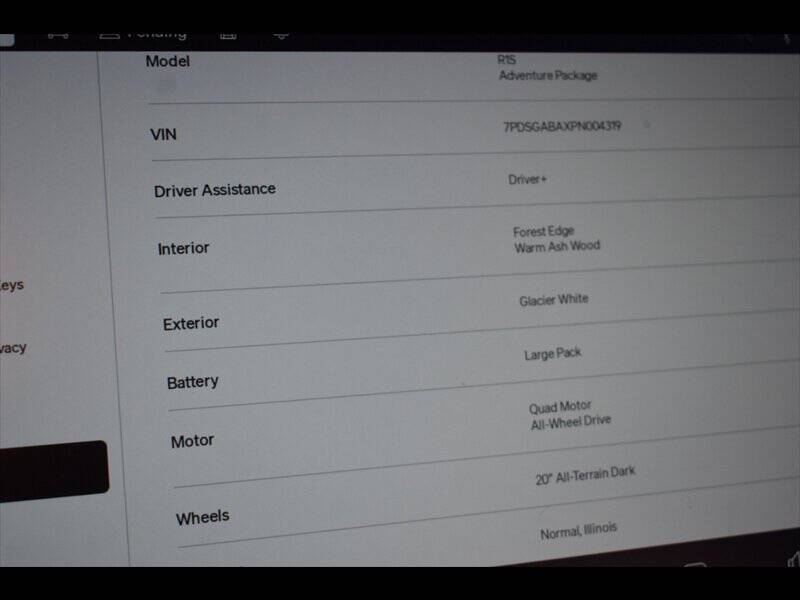 2023 Rivian R1S Adventure