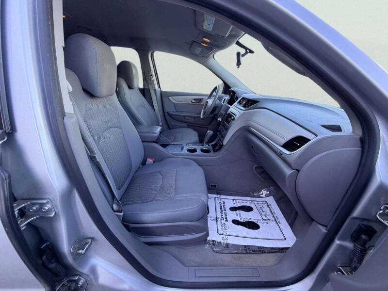 2017 Chevrolet Traverse LS