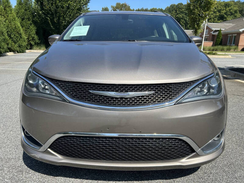 2017 Chrysler Pacifica Touring-L