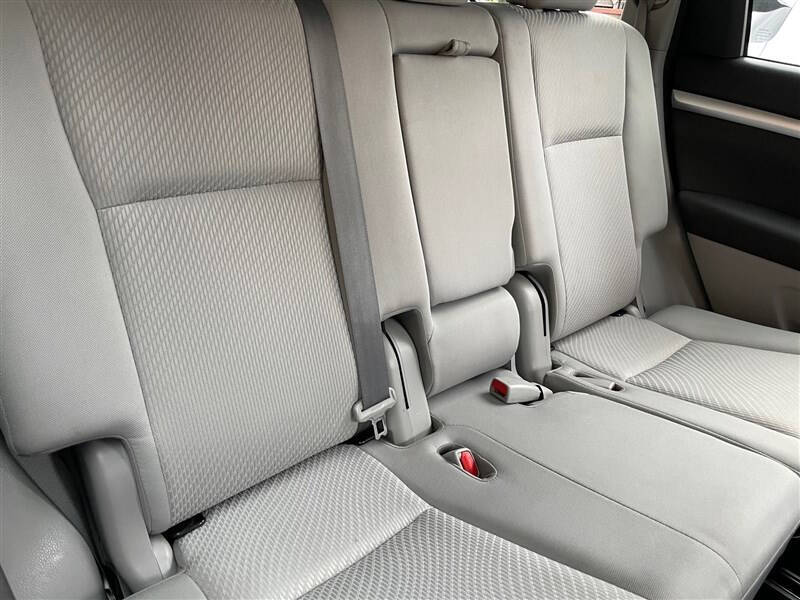 2017 Toyota Highlander LE