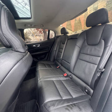 2024 Volvo S60 B5 Plus Dark Theme