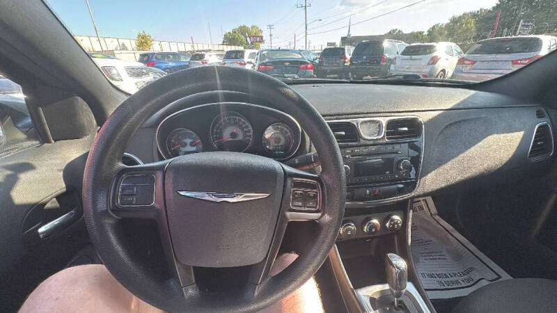 2012 Chrysler 200 LX